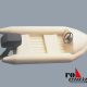 Schlauchboot-mit-Aussenbordmotor-Atrappe-1-25-ro1577_b_0