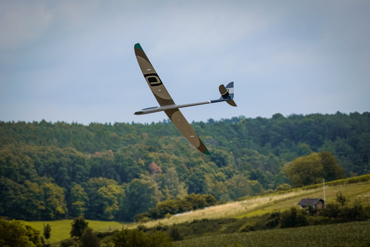 e840b493332e90a4bc5cfba1db39319d