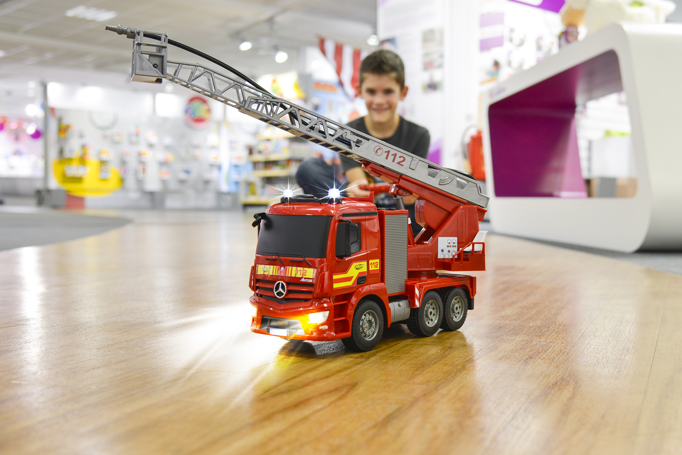 original_500907282_action_kind1