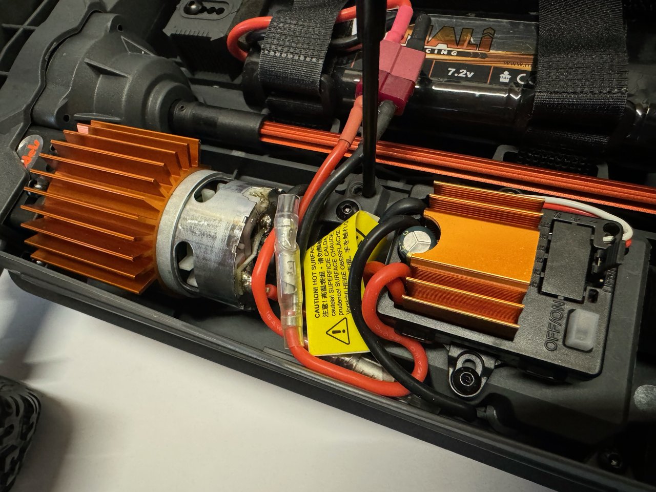 z-10_competition_truck_br_110xl_brushed_rtr_4