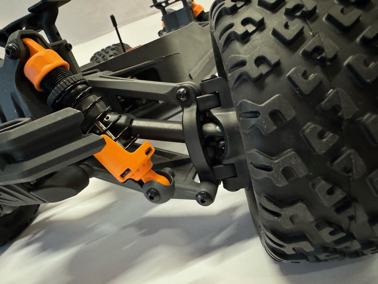 z-10_competition_truck_br_110xl_brushed_rtr_5