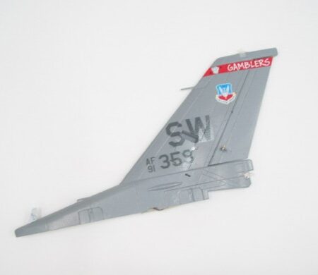 F16_90_grey_rudder.jpg