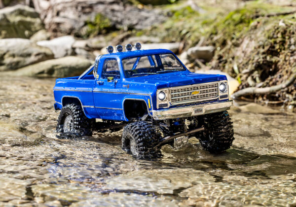trx-4m_chevrolet_k10_lifted_blau_118_crawler_rtr_1
