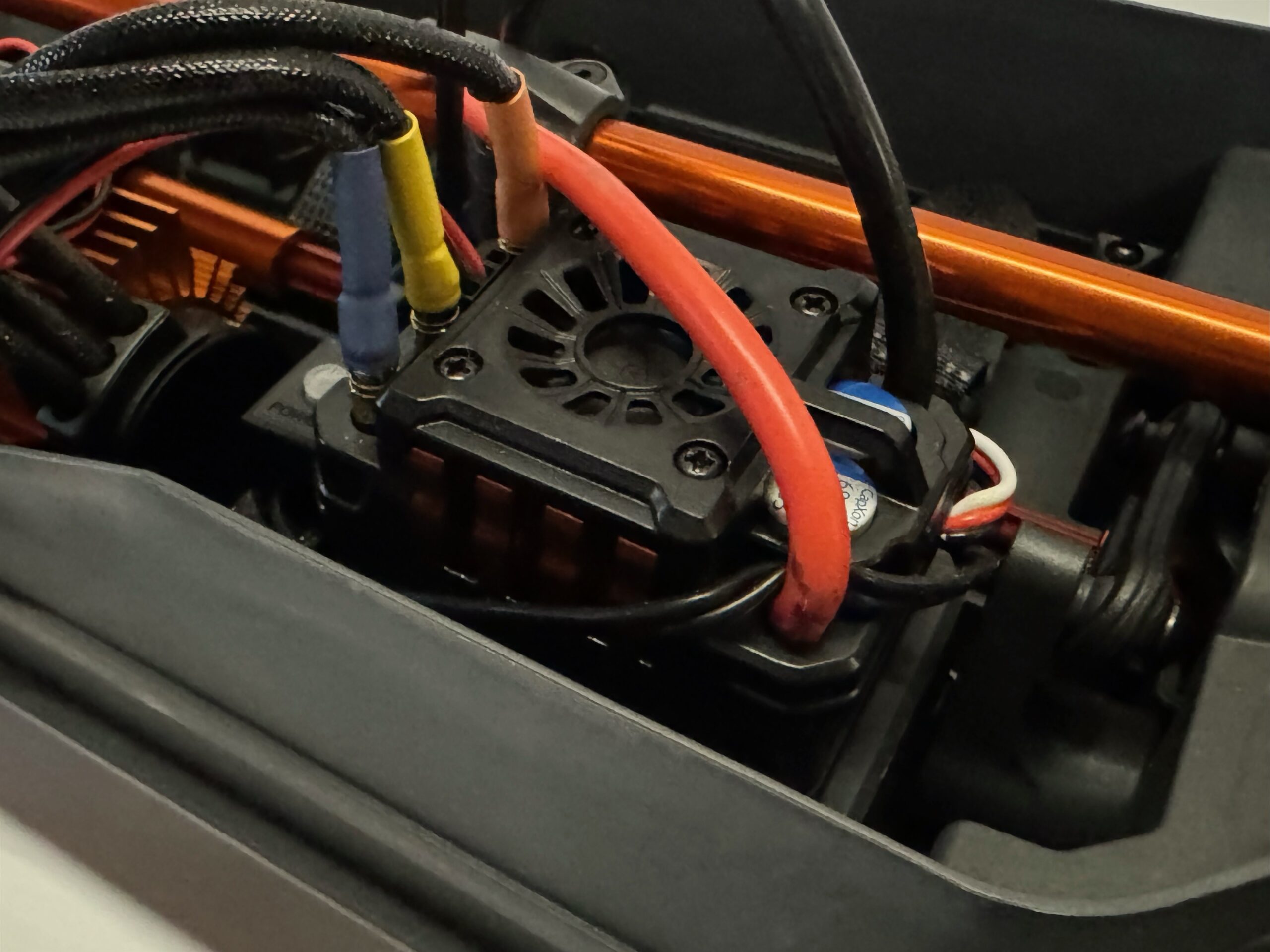z-10_competition_truck_bl_110xl_brushless_4