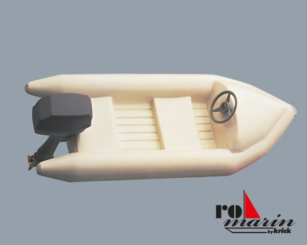 Schlauchboot-mit-Aussenbordmotor-Atrappe-1-25-ro1577_b_0