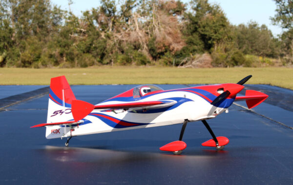 Edge540_120_RWB_FrontQuarter_1400x887-1100x697