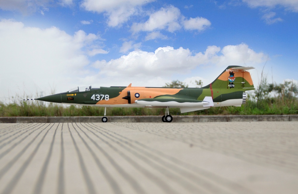 Freewing_F-104_70mm_33
